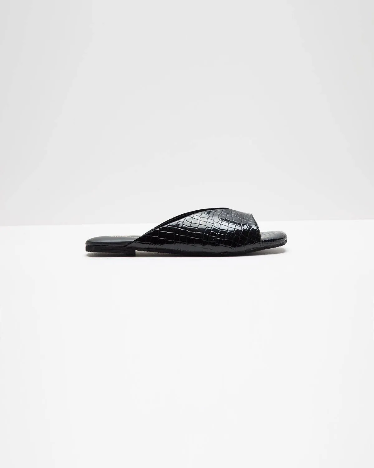 Ergo Croc Leather Pattern Black Flats